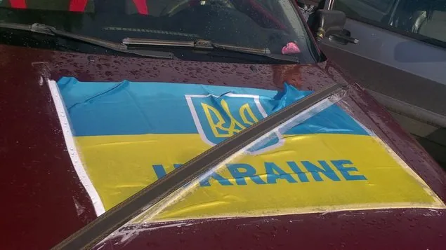 Сотні тернополян проводжали в останню путь загиблого в АТО снайпера (Фоторепортаж) — фото 7