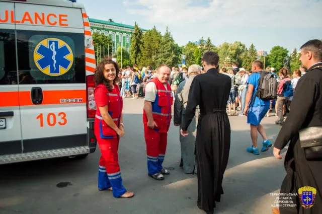 З Тернополя розпочалась піша хода до Зарваниці (Фоторепортаж) + (Відео) — фото 6