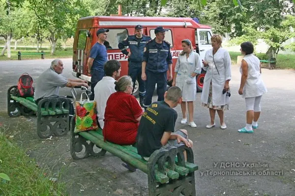 На Тернопільщину з «гарячих точок» країни продовжують прибувати цілі родини (Відео) — фото 1
