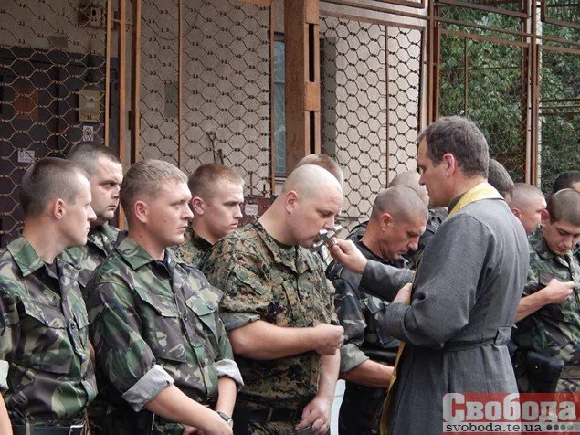 40 правоохоронців вирушило на ротацію у зоні антитерористичної операції (Фоторепортаж) — фото 6
