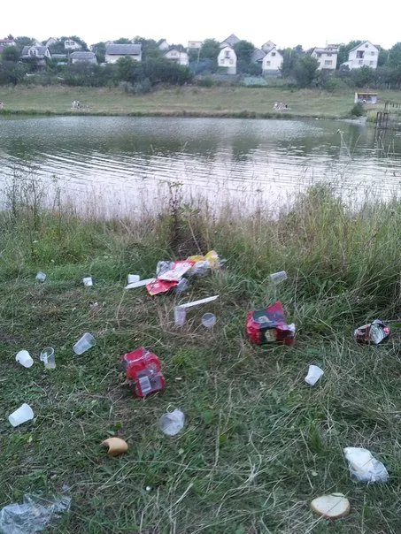 Жителі області викидають відходи будь-де (Фото) — фото 1