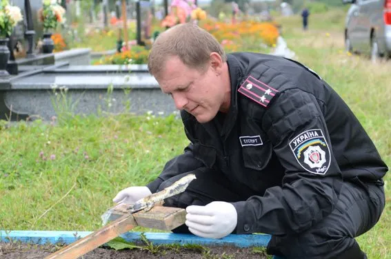 20-річний вандал познущався над могилами односельців (Фото) + (Відео) — фото 2