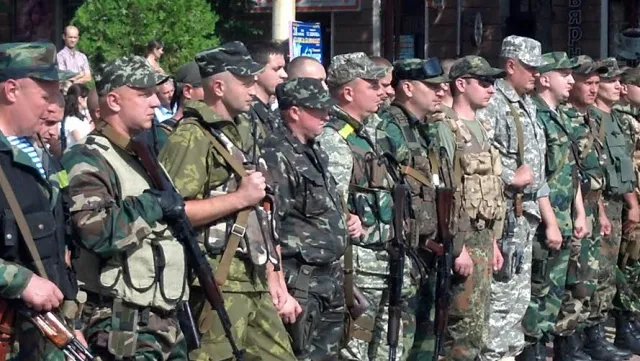 Тернопіль знову плакав – у зону АТО відправилось 50 найкращих чоловіків міста (Фоторепортаж) — фото 5