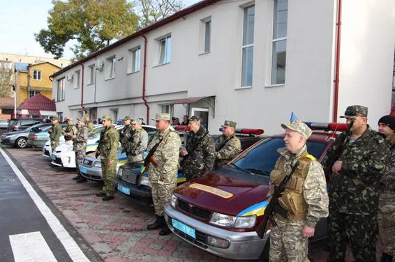 В зону АТО відправили 15 працівників ДАІ (Фото) — фото 2