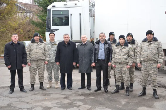 Волонтери зібрали для правоохоронців в зоні АТО близько 10 тонн допомоги (Фото) — фото 2