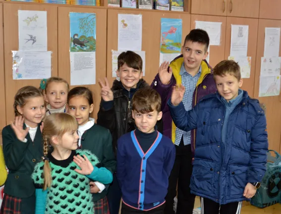 Школярі передали подарунки для бійців АТО (Фото) — фото 3