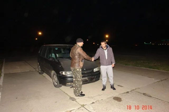В зону АТО відправили 13 автомобілів, бойову машину та «швидку» (Фоторепортаж) — фото 3