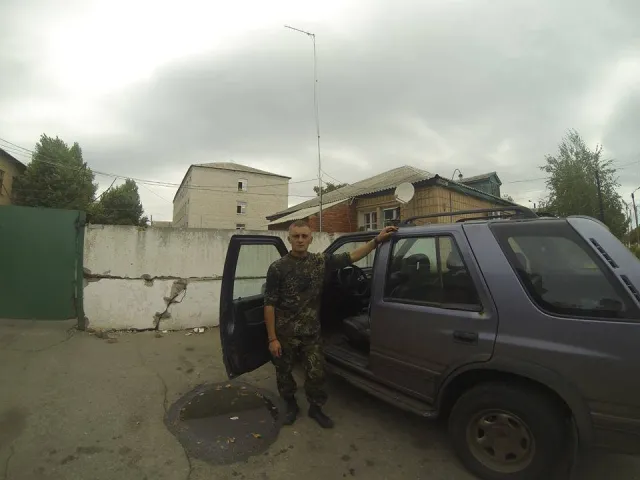 В зону АТО відправили 13 автомобілів, бойову машину та «швидку» (Фоторепортаж) — фото 5