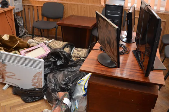 Затримання року: міліціонери не лише знешкодили злодіїв, а й вилучили центнери накраденого майна (Фоторепортаж) + (Відео) — фото 7