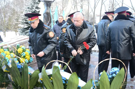 Правоохоронці вшанували пам'ять ліквідаторів аварії на ЧАЕС (Фоторепортаж) + (Відео) — фото 4