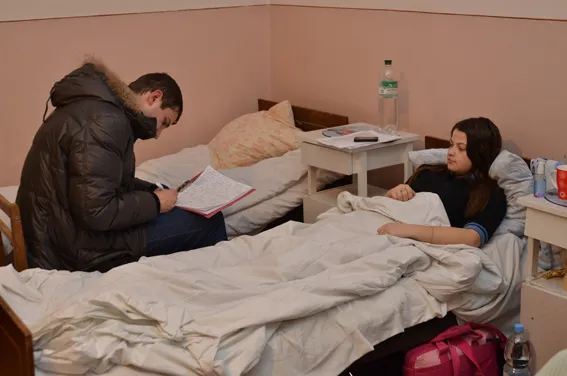 Правоохоронці відкрили кримінальне провадження, через масове отруєння людей (Відео) — фото 1
