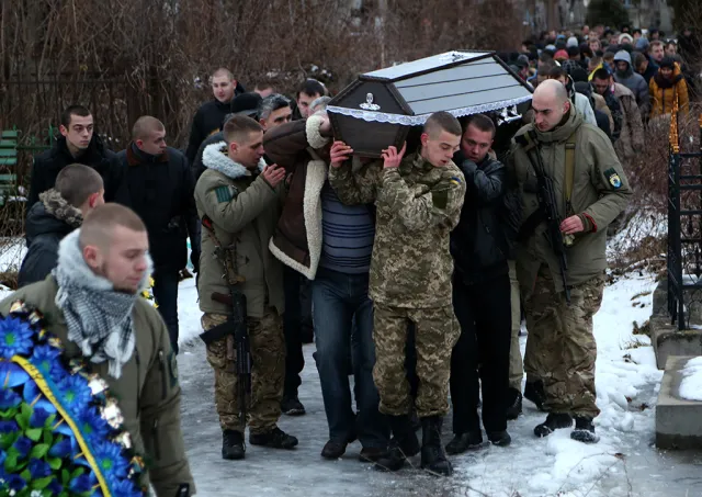 На похороні бійця АТО «вилізла» халатність тернопільських комунальників (Фото) — фото 1