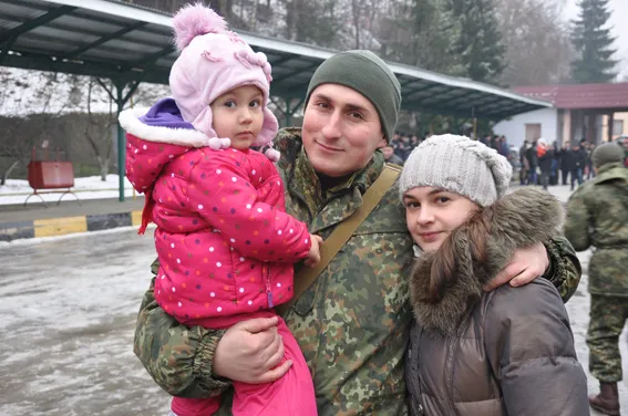 Близько сотні правоохоронців вирушили в зону АТО (Фоторепортаж) — фото 5