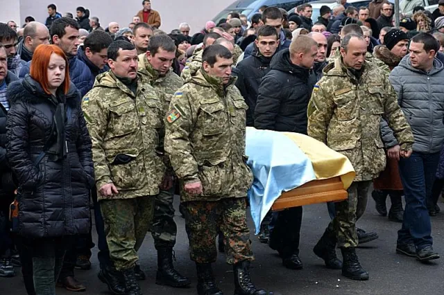 В Тернополі провели в останню путь 24-річного Героя (Фоторепортаж) — фото 2