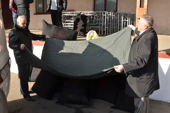 Підприємці передали допомогу бійцям АТО та маленьким мешканцям зі Сходу (Фото) — фото 3