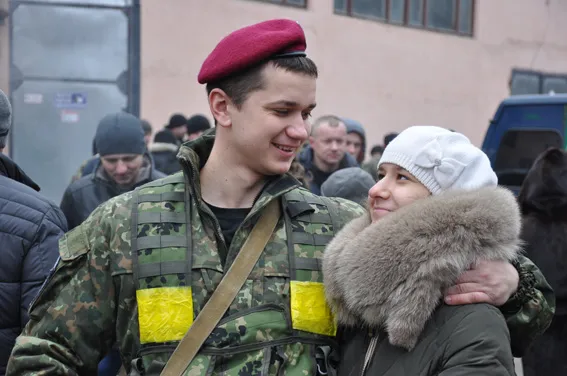 Зведений загін тернопільських правоохоронців вирушив у зону АТО (фоторепортаж) + (відео) — фото 1