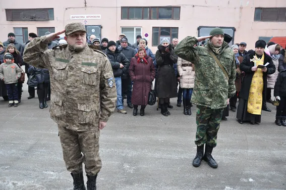 Зведений загін тернопільських правоохоронців вирушив у зону АТО (фоторепортаж) + (відео) — фото 7