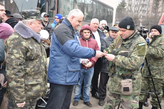 Півсотні бійців спецбатальйону патрульної служби міліції «Тернопіль» відбули на схід (фоторепортаж) — фото 7