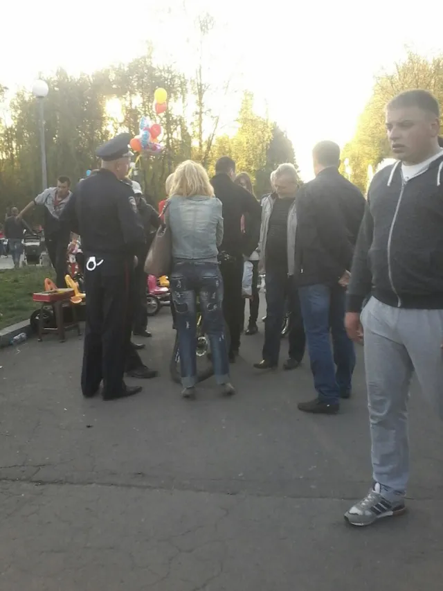 В тернопільському парку не розминулися 5-річний хлопчик і велосипедист — фото 1