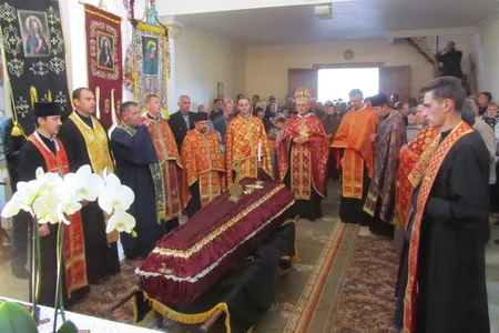 На Тернопільщині похоронили бійця АТО, який був єдиним сином у матері (фото) — фото 2
